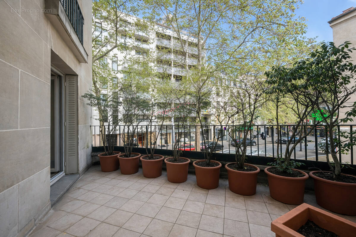 Appartement à PARIS-15E