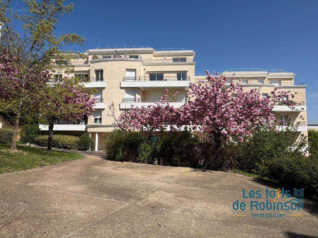 Appartement à LE PLESSIS-ROBINSON