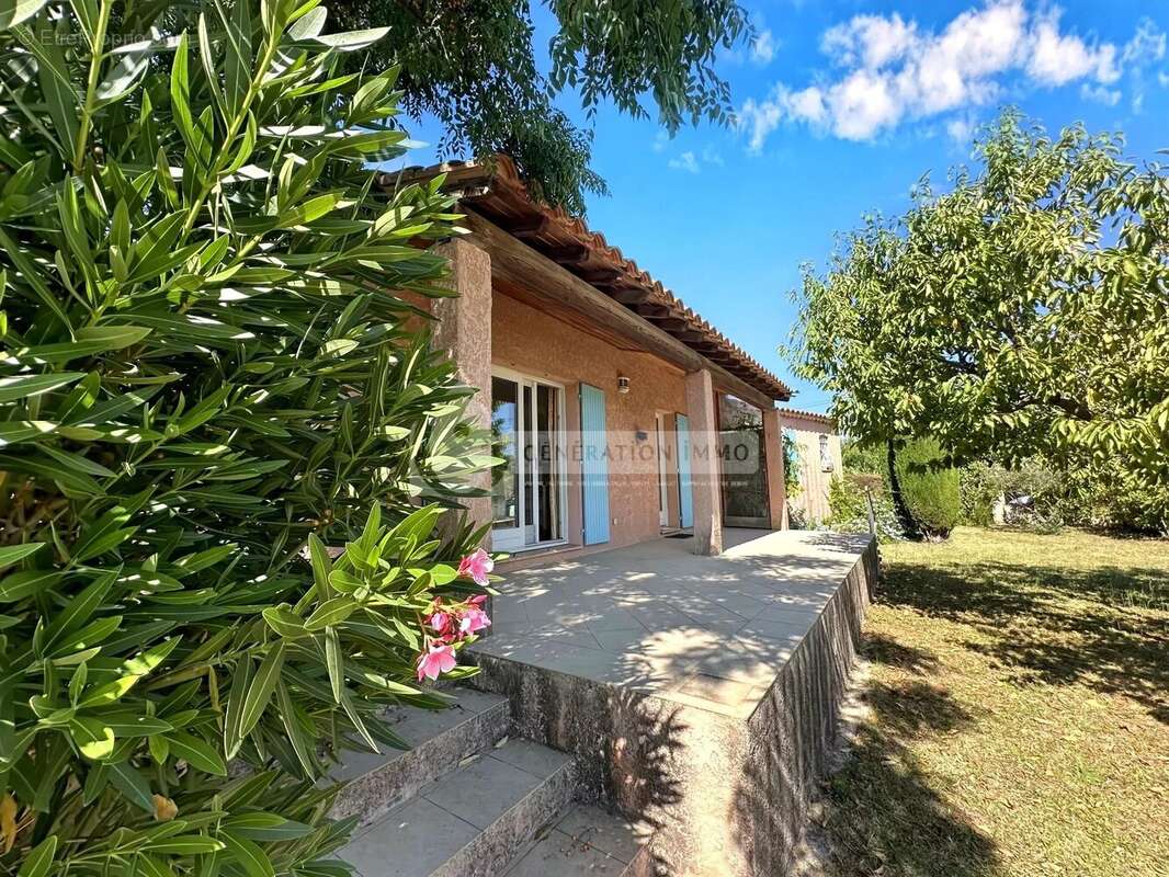 Maison à FONTVIEILLE