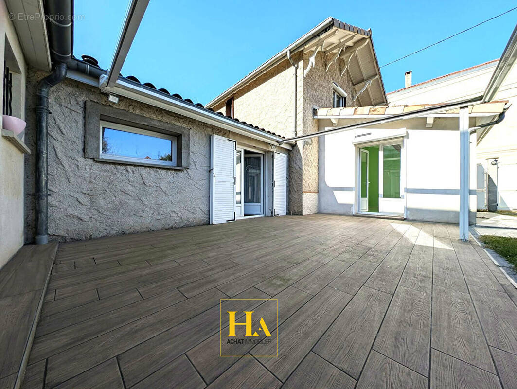 Maison à ROMANS-SUR-ISERE