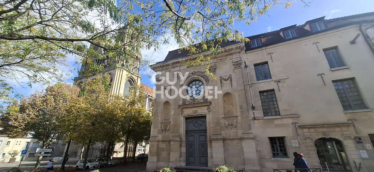 Commerce à MANTES-LA-JOLIE