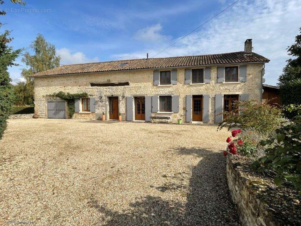 Maison à SAUZE-VAUSSAIS