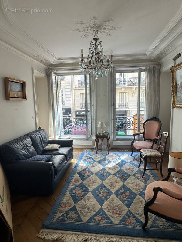 Appartement à PARIS-8E
