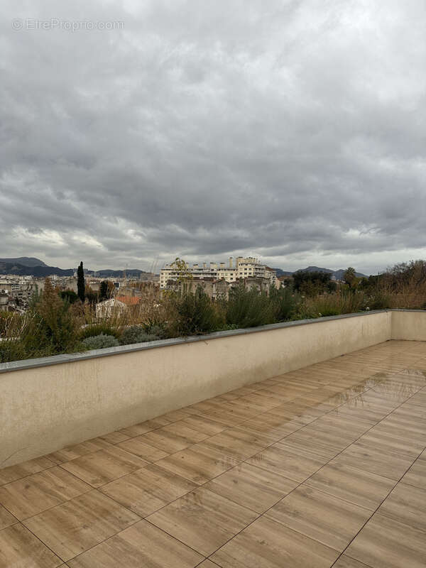 Appartement à MARSEILLE-4E