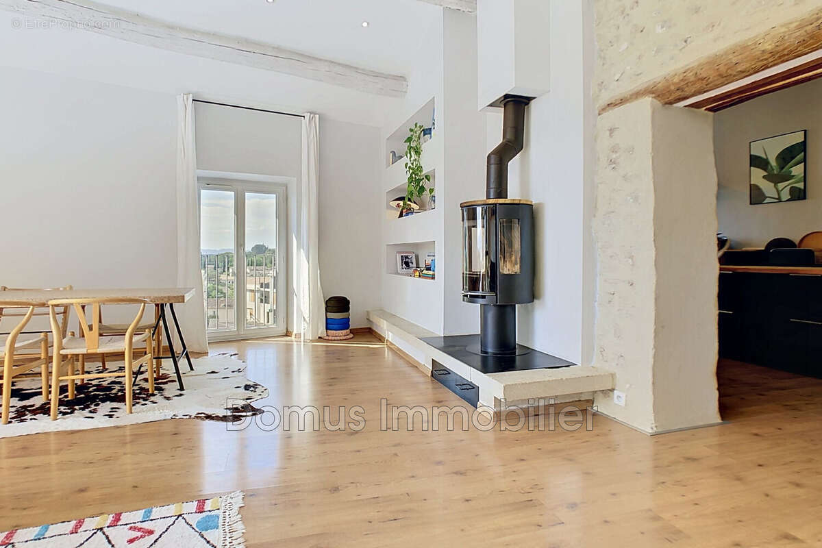 Appartement à CHATEAUNEUF-DE-GADAGNE