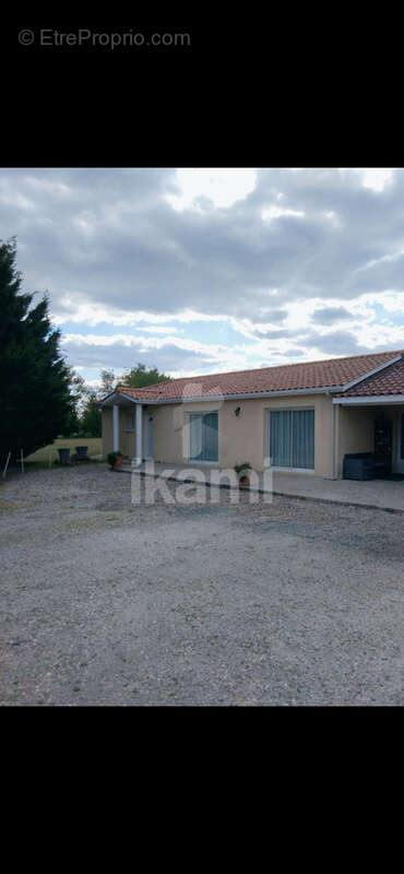 Maison à SAINT-PIERRE-DE-MONS