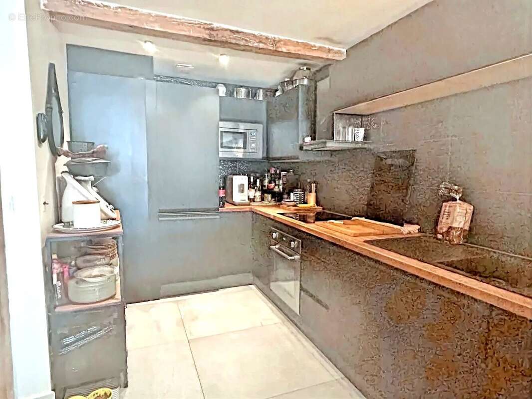 Appartement à MARSEILLE-7E