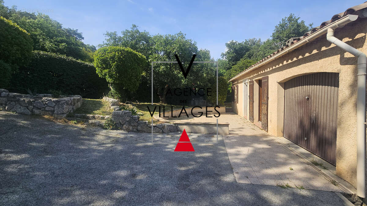 Maison à SAINT-PAUL-EN-FORET