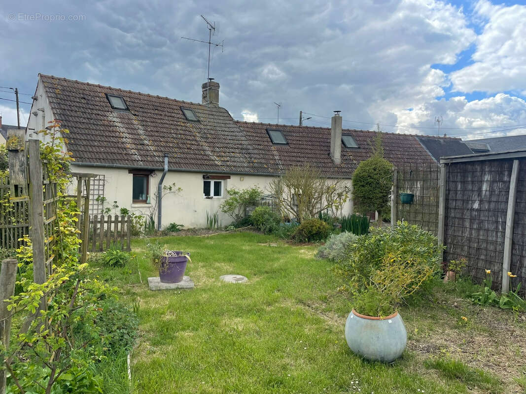 Maison à BUCY-SAINT-LIPHARD
