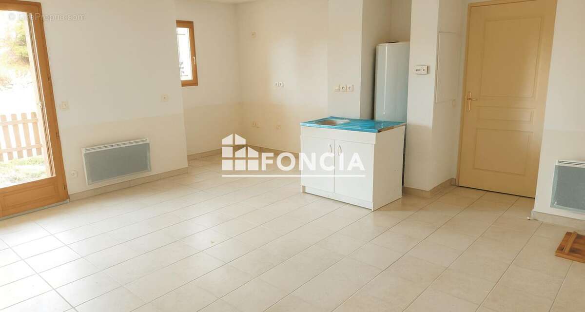 Appartement à LAYE