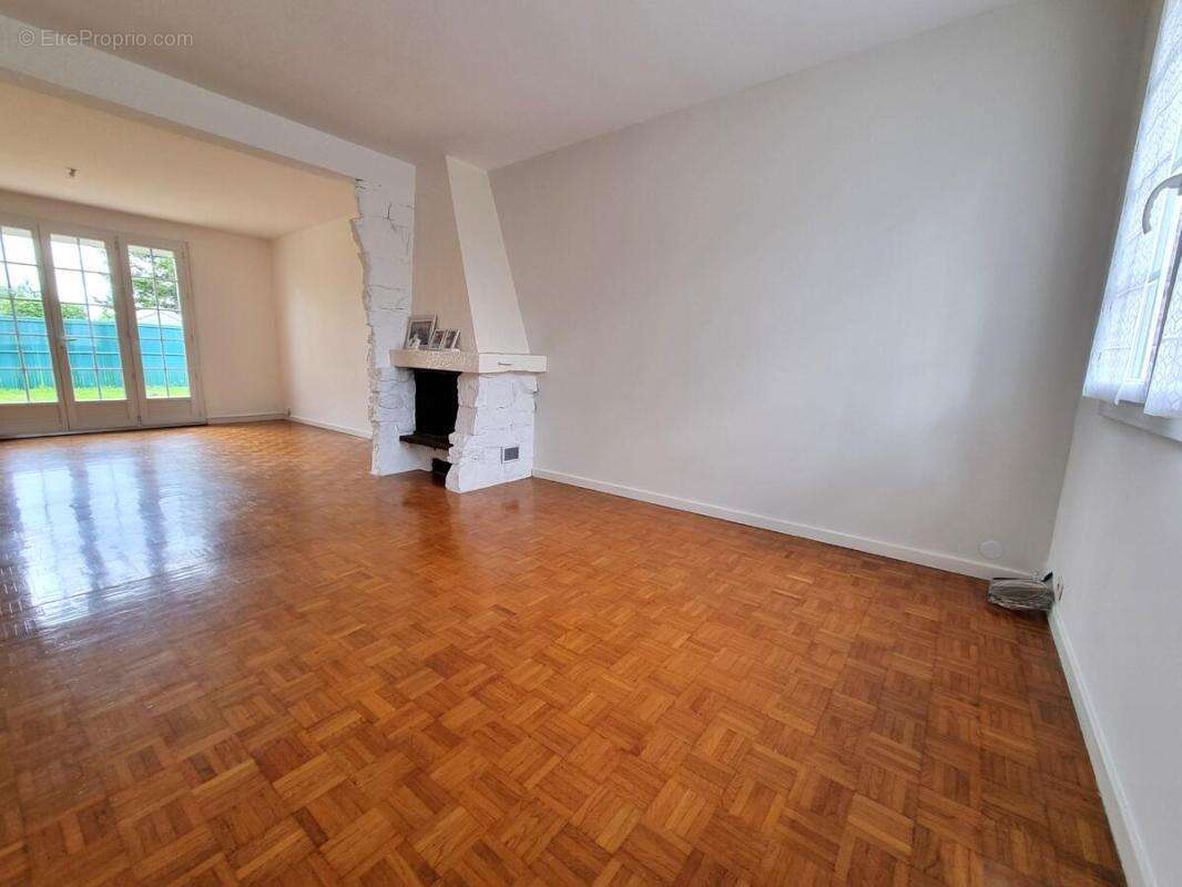 Maison 94 m² à Chassieu  - photo 5