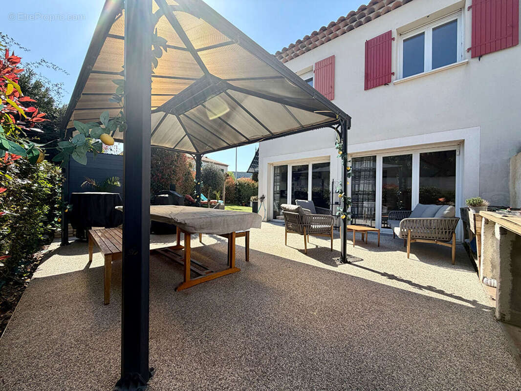 Maison à CHATEAUNEUF-LES-MARTIGUES