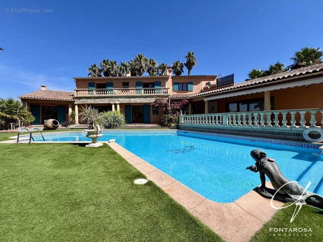 Maison à PUGET-SUR-ARGENS