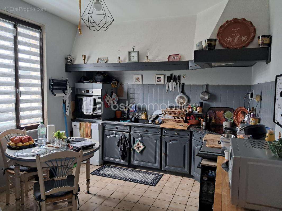 Maison à VIC-SUR-AISNE