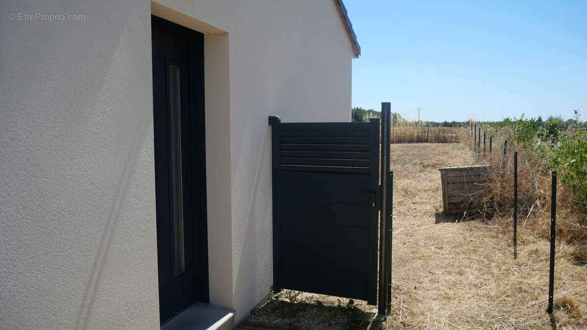 Maison à LIGUGE