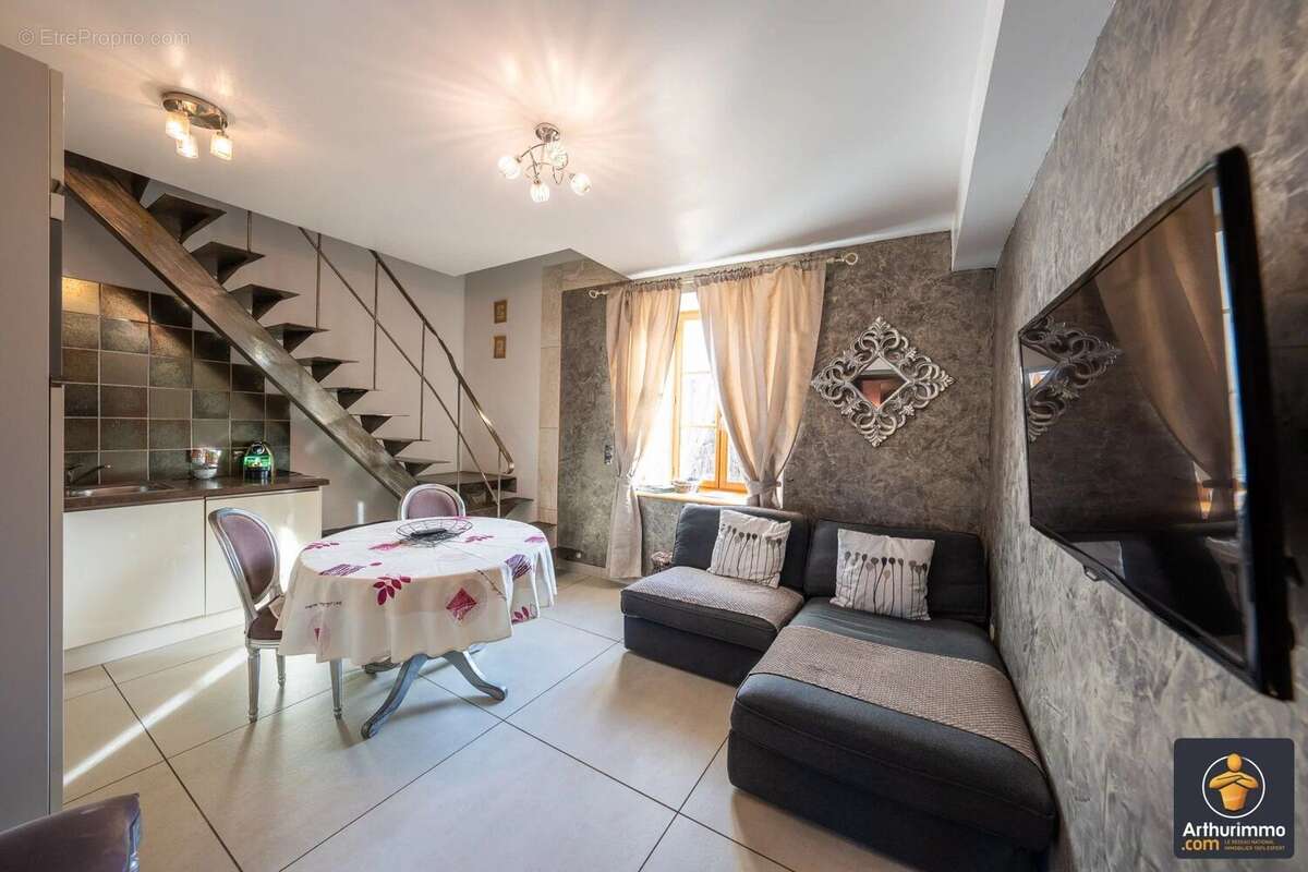 Maison à MONT-DAUPHIN