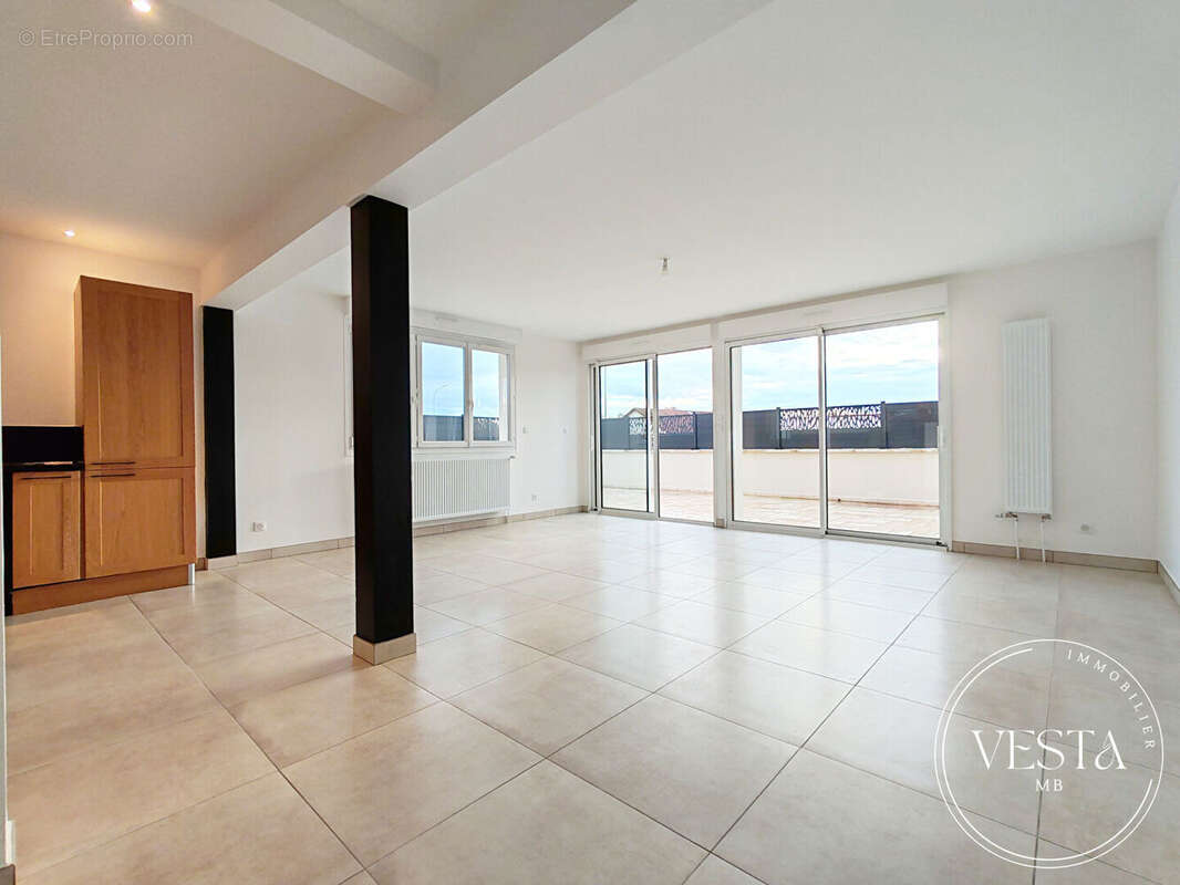 Maison à BRETENIERE