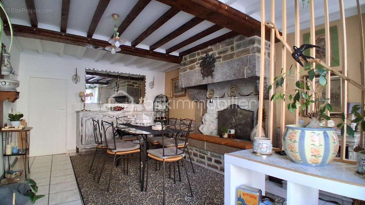 Maison à TESSY-SUR-VIRE