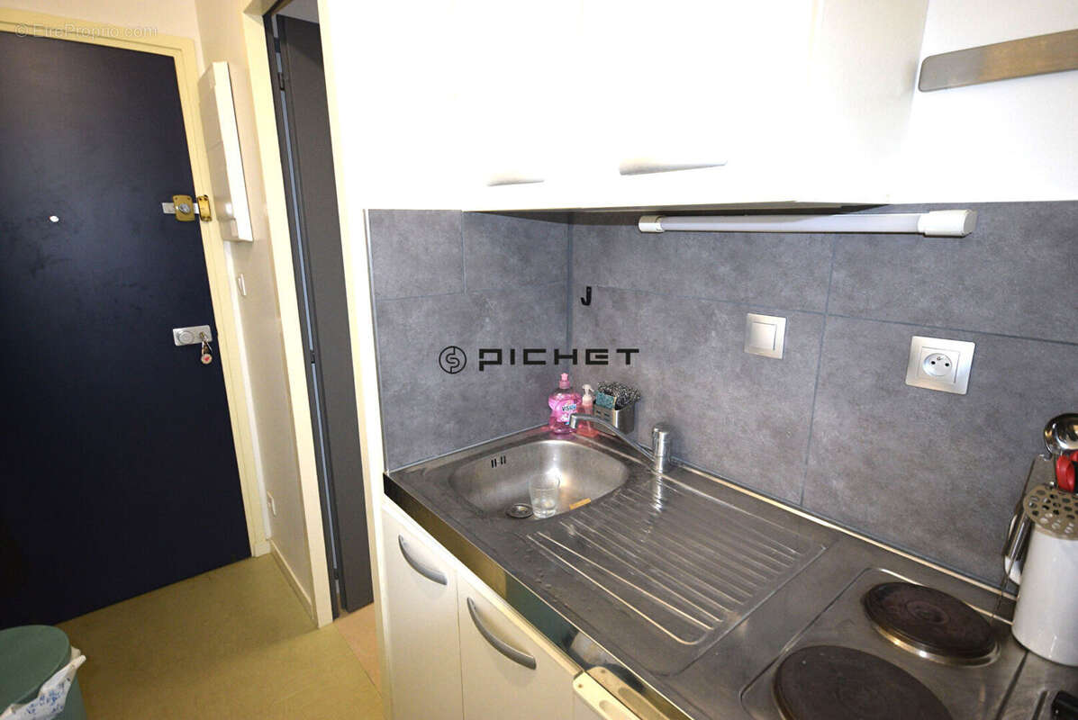 LA ROCHELLE quartier Porte Royale Studio avec ascenseur balcon. - photo 5