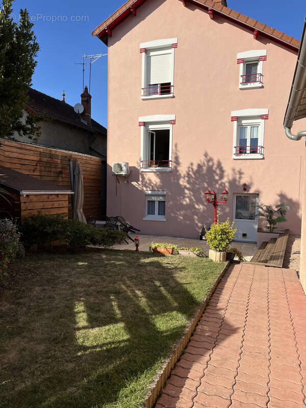 Maison à MONTLUCON