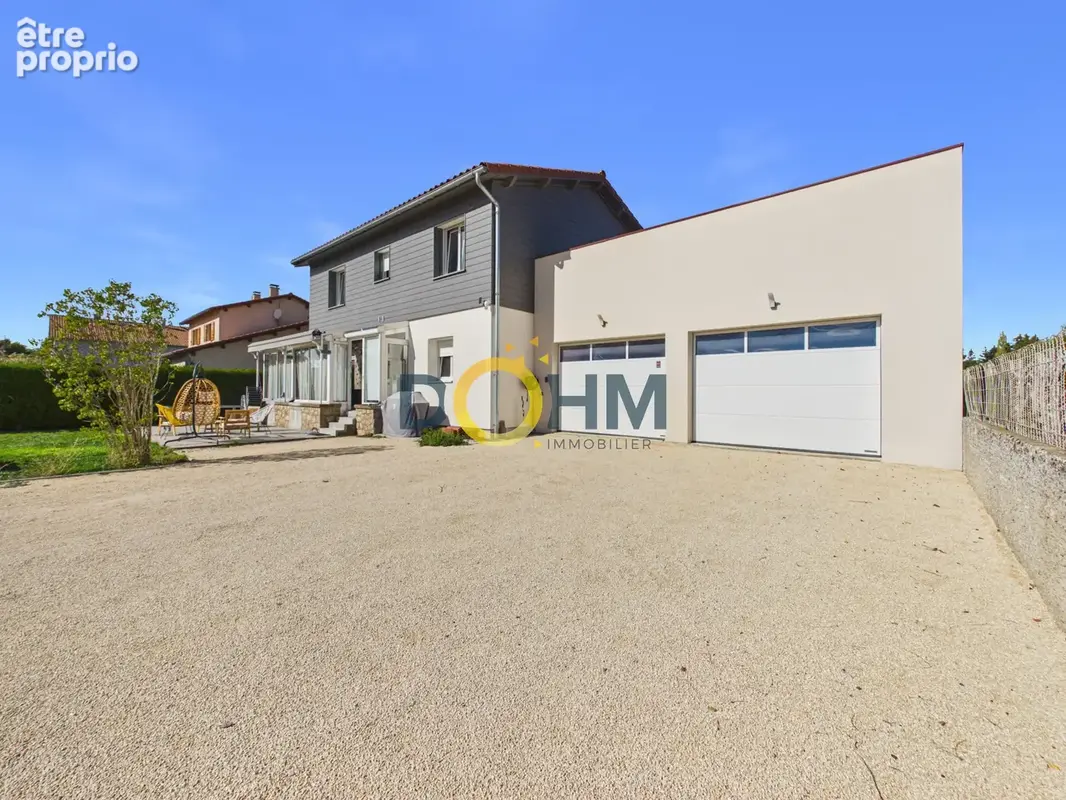 Photo Maison à Saint-Christophe-Sur-Dolaison au prix de 318 000€