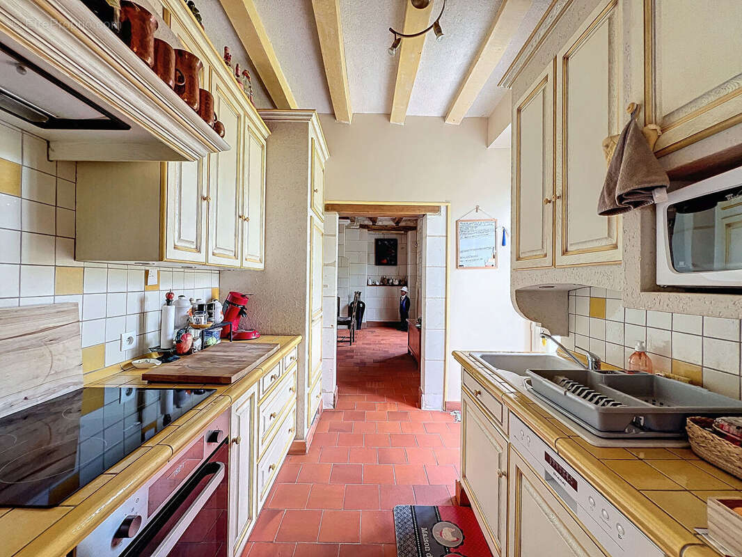 Maison à AMBILLOU-CHATEAU