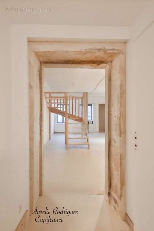 Maison à PONT-DE-VAUX