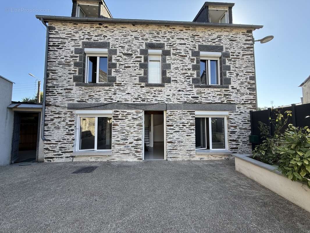 Maison rénovée avec seconde bâtisse à fort potentiel – Plussulien (22320) - photo 3