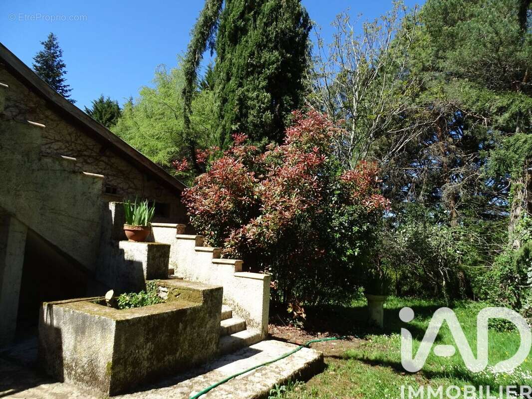 Maison 295 m² à Puy-L'eveque  - photo 9