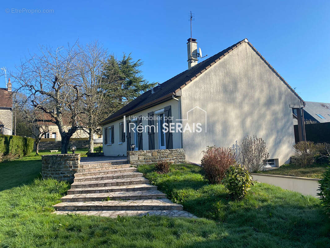 Maison à CONDE-SUR-SARTHE