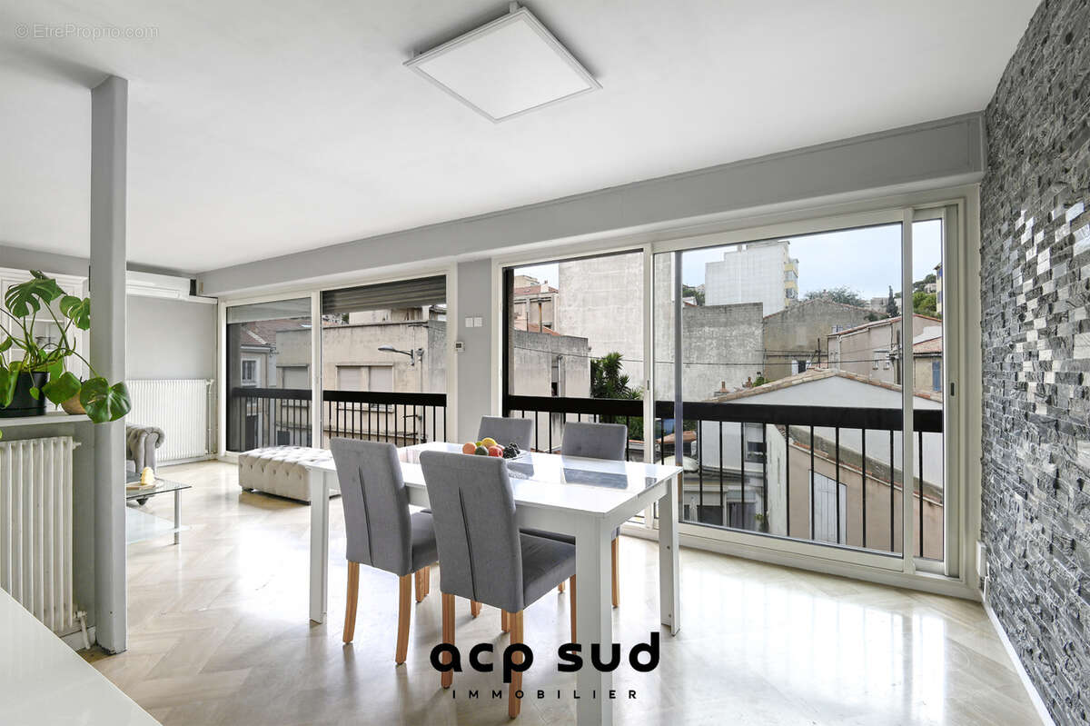 Appartement à MARSEILLE-6E