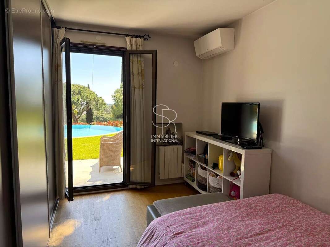 Maison à VILLENEUVE-LOUBET