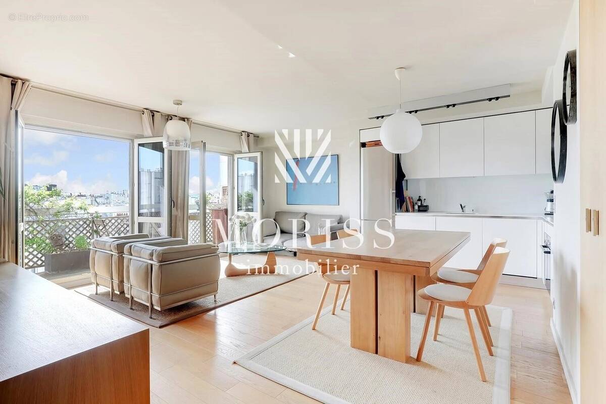 Appartement à PARIS-16E