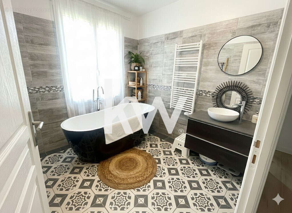Appartement 118 m² à Saint-Etienne  - photo 5