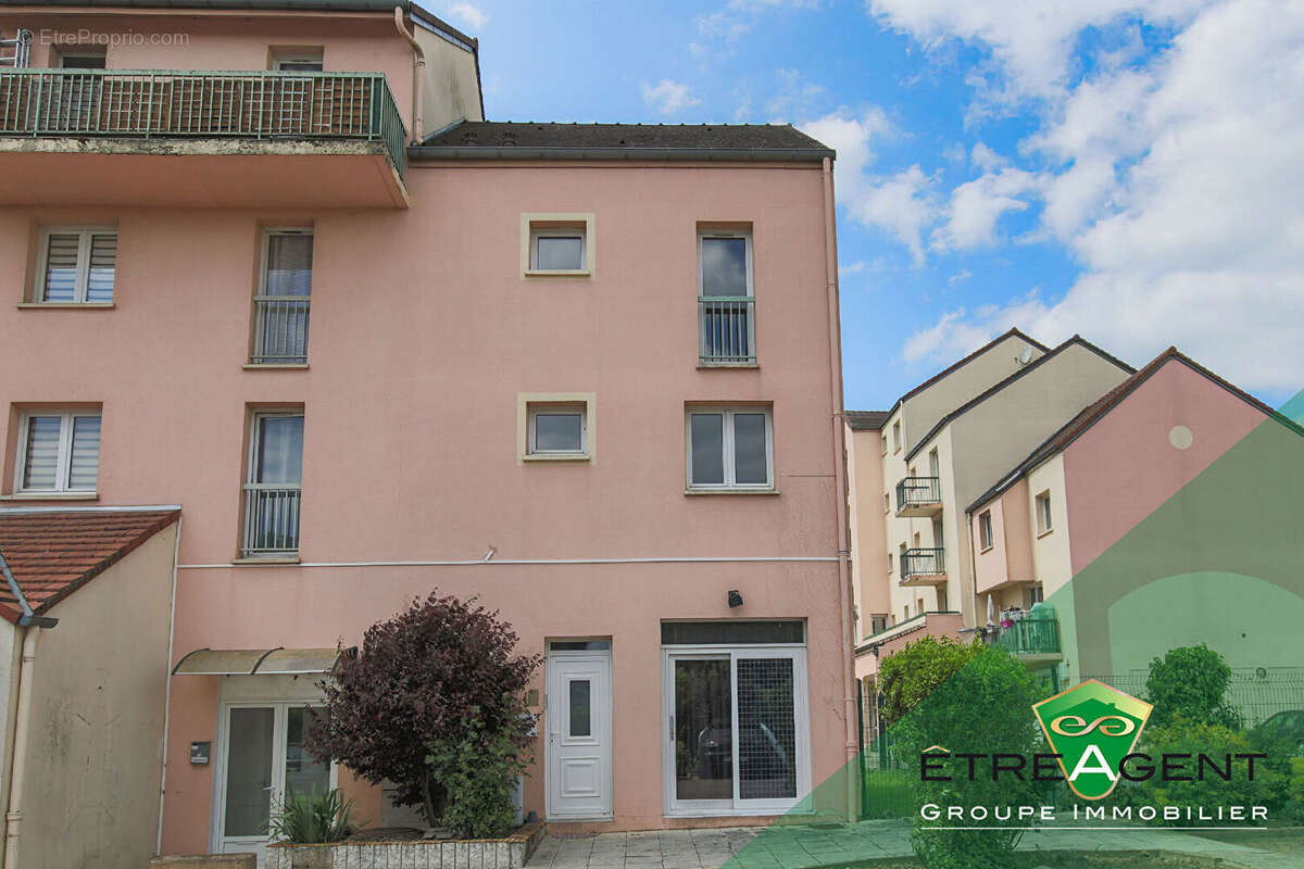 Appartement à ISSOU