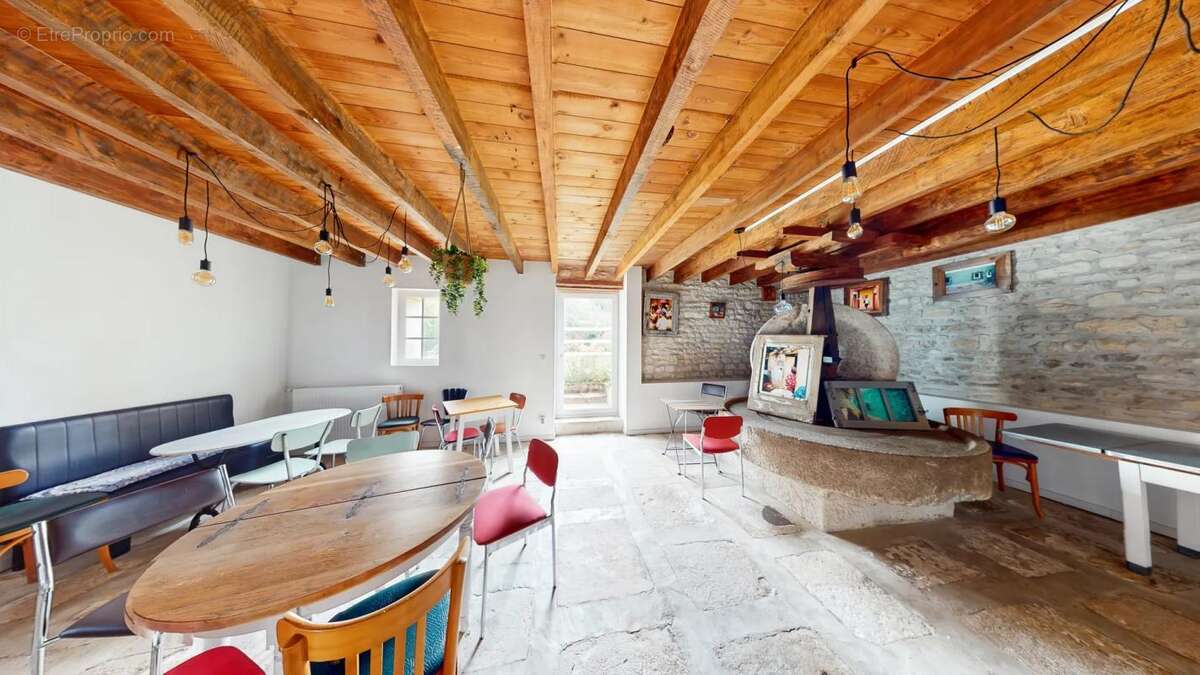 Maison à NEUVILLE-DE-POITOU