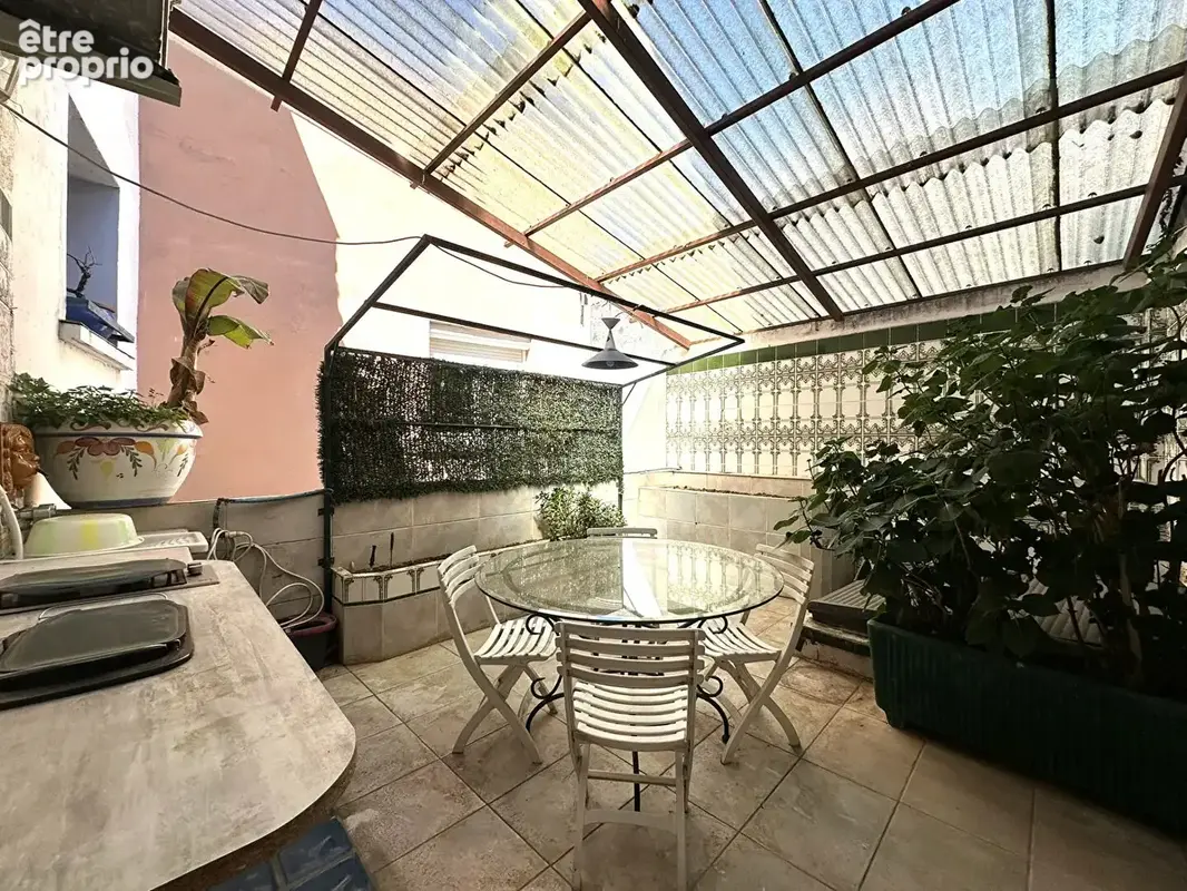 Maison de ville à Argelès Village  139 m² habitables avec extérieurs, stationnement et  fort potentiel - photo 8