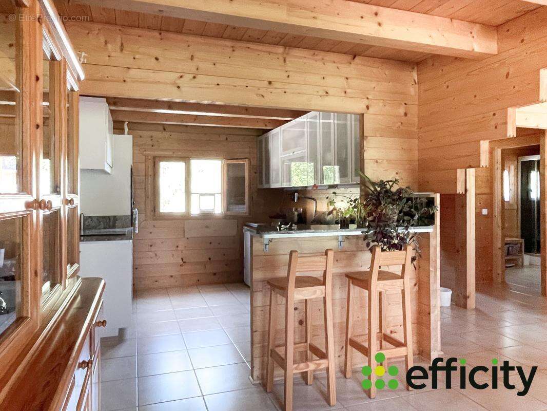 Maison 180 m² à Beaufort  - photo 3