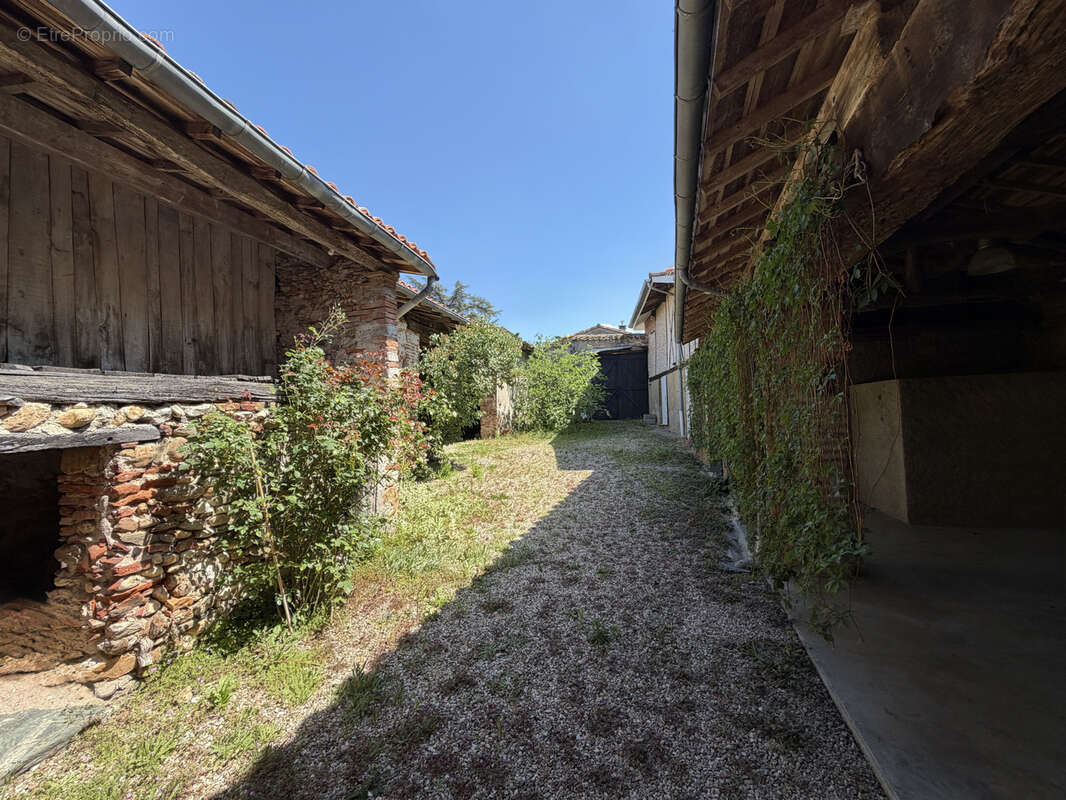 Maison à SAINT-JUERY