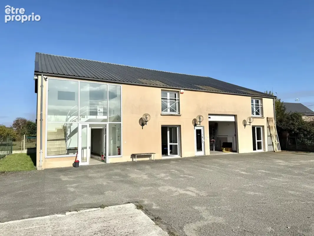 Local professionnel de 380 m2 avec Terrain et Parking - photo 2