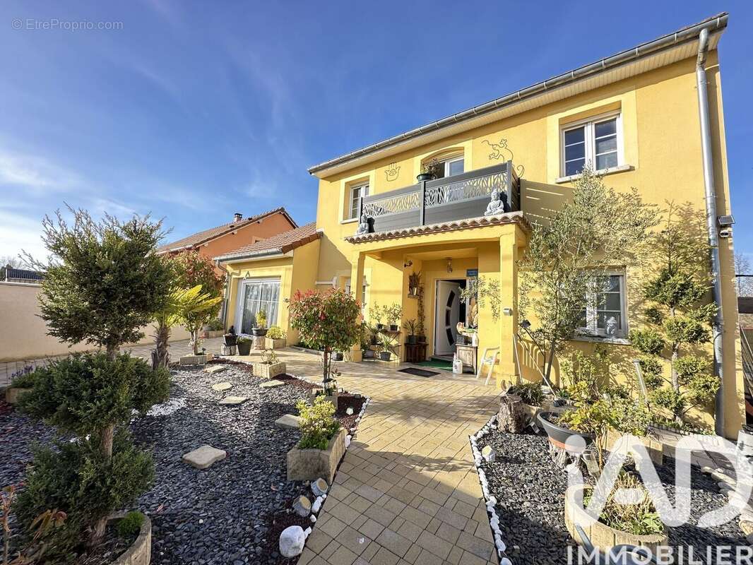 Maison 208 m² à Brevonnes  - photo 6