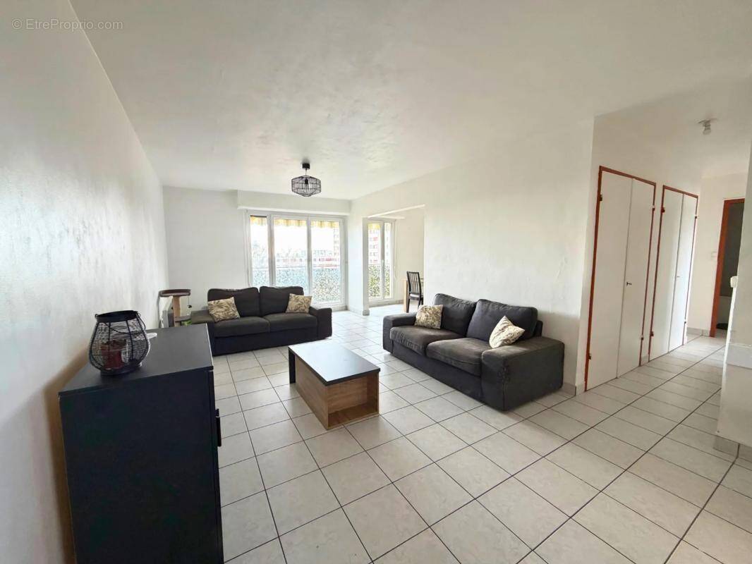 Appartement à RILLIEUX-LA-PAPE