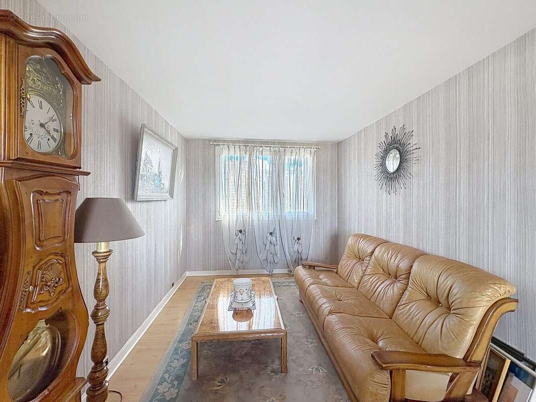 Appartement à L'HAY-LES-ROSES