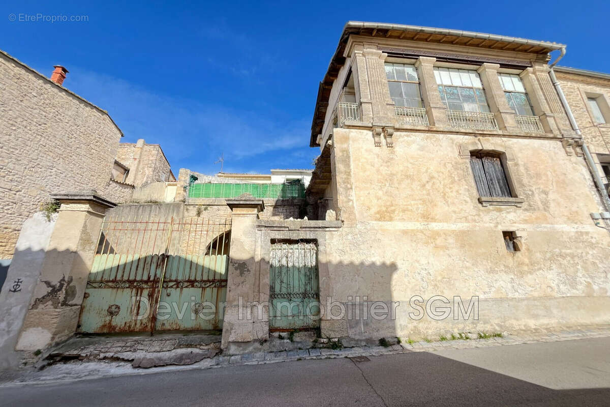 Maison à SAINT-GENIES-DES-MOURGUES