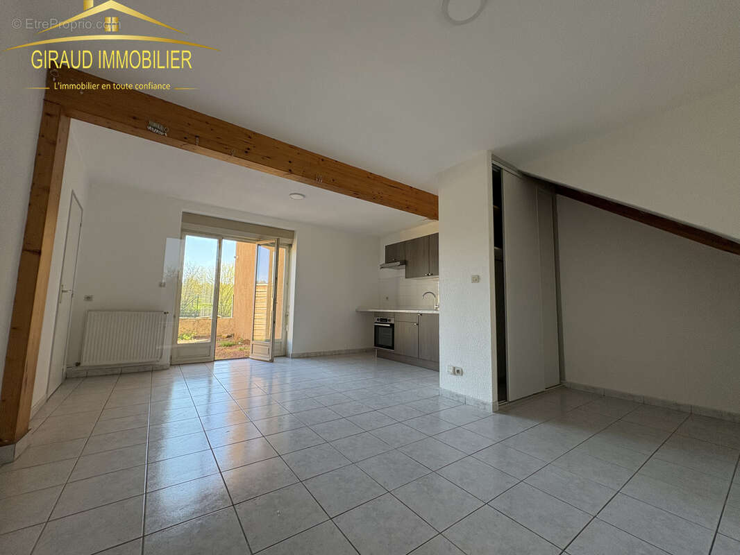Appartement à CHARLIEU
