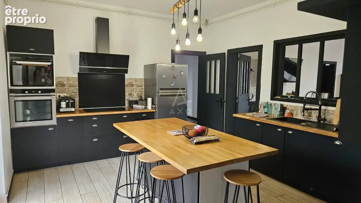 Maison 7 pièces de 276 m² 5 chambres avec piscine et dépendances - photo 8
