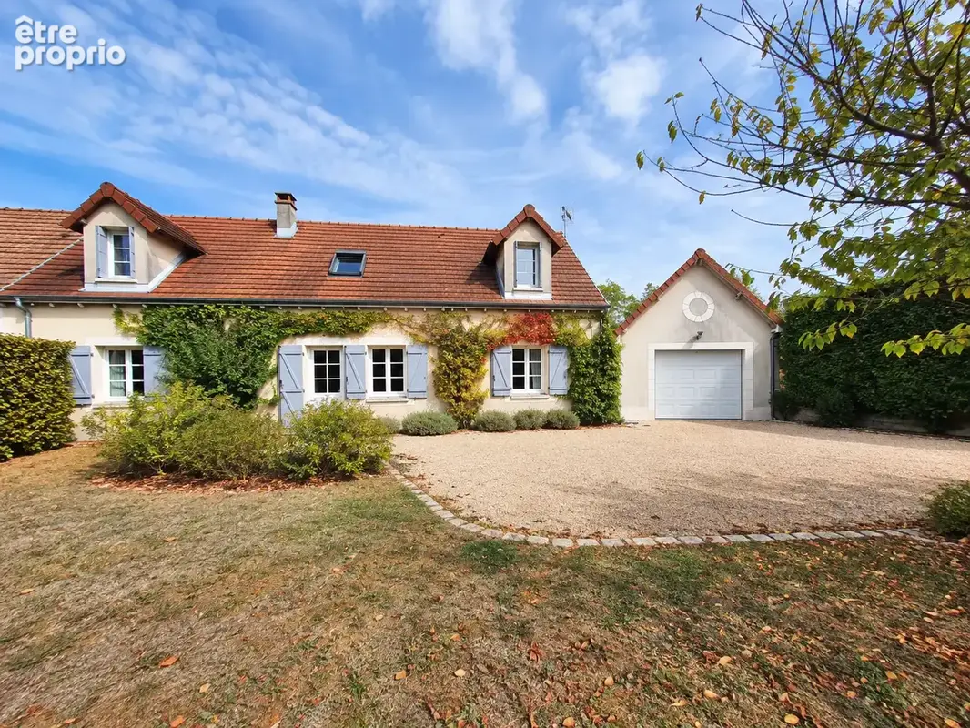 Maison 5 pièces 135 m² à vendre à Saint-Doulchard (18230) - photo 1