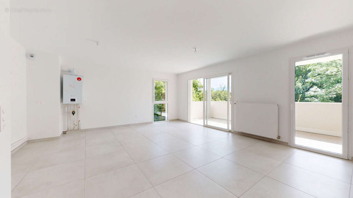 T4  de 83 m² , année 2024 , 1er étage - photo 2
