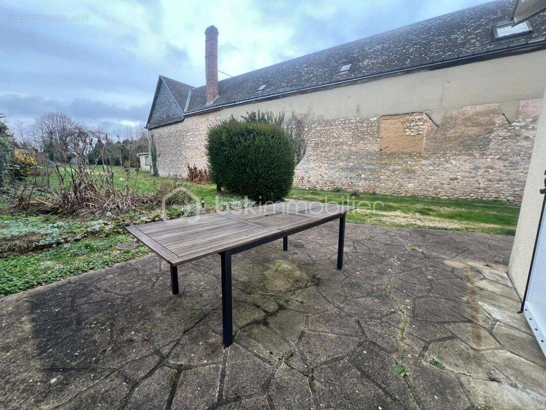 Maison à PRUNAY-LE-GILLON