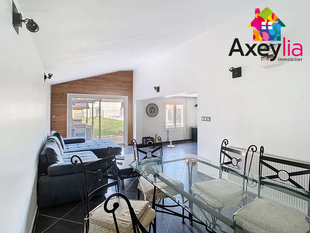 A vendre-melay- maison sur terrain clos avec piscine et hangar. - photo 11